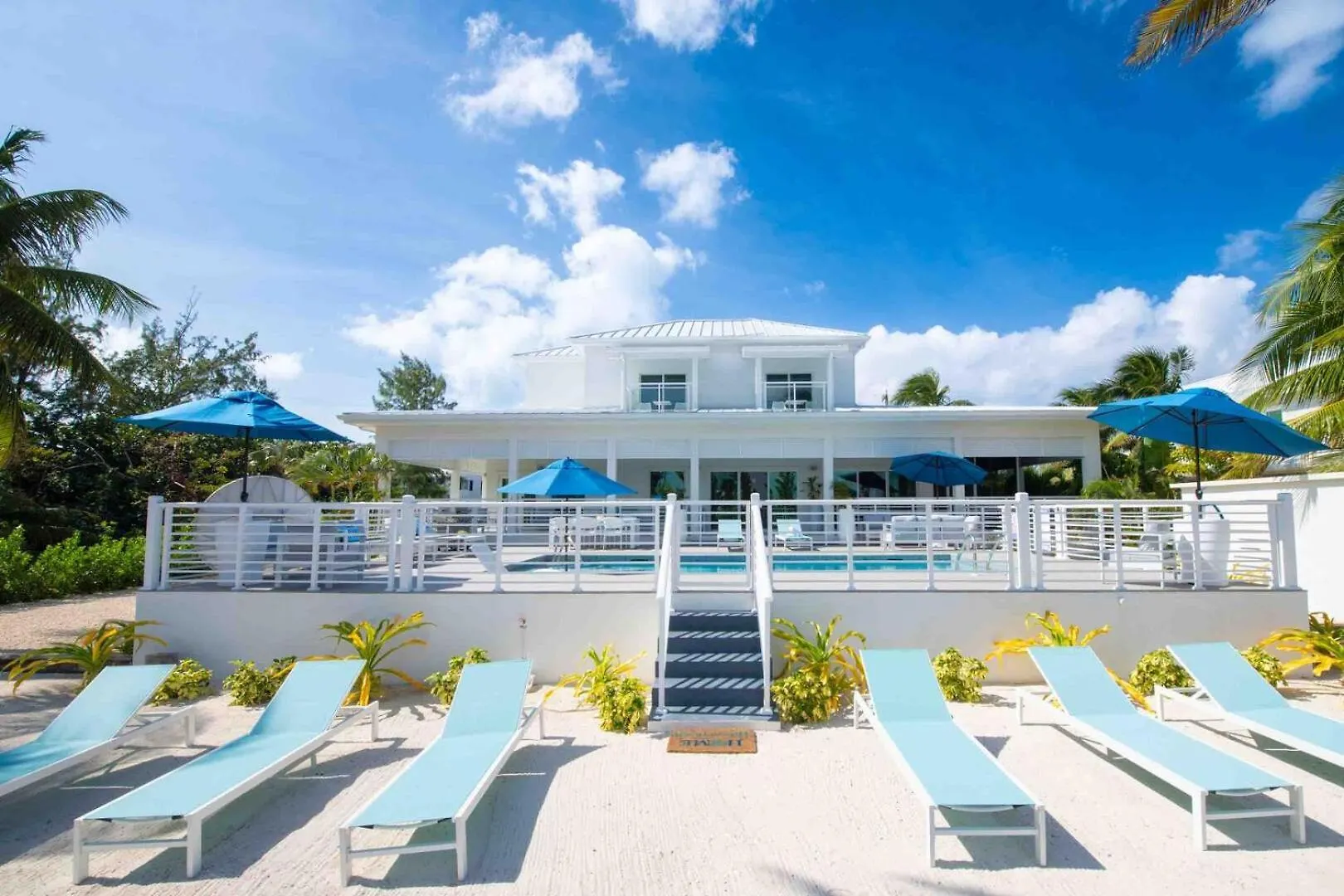 Caribe Sun - Modern Villa With Pool! Walk To The Rum Point Club & Kaibo Driftwood Village Holiday home